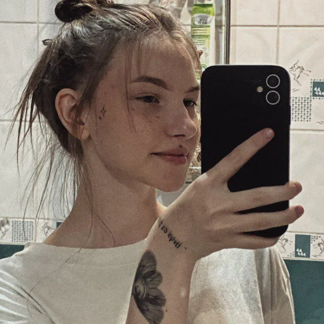 LumPetal Adlı Modelin Canlı XXX Sohbeti