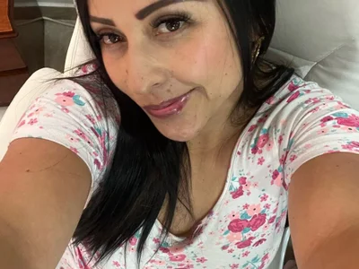 Emiily_88 webcam livesex profile in curvy cams