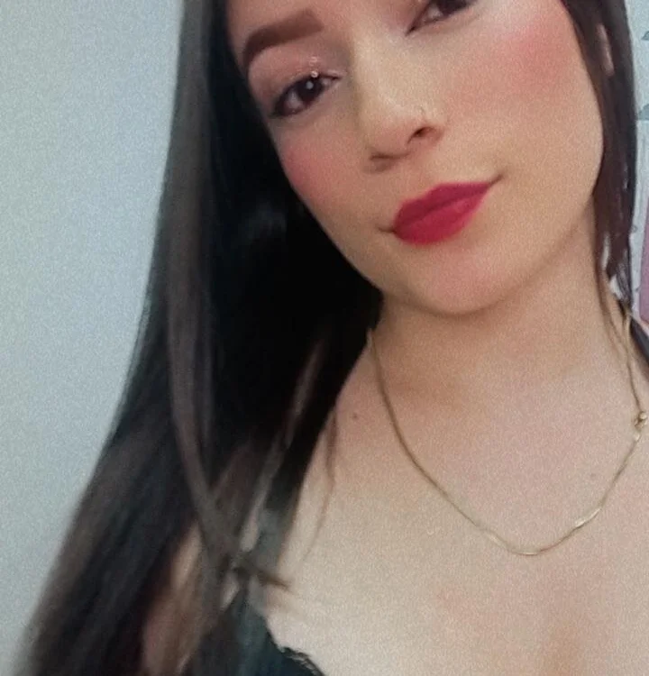 antonella_ch_'s Offline Chat Room