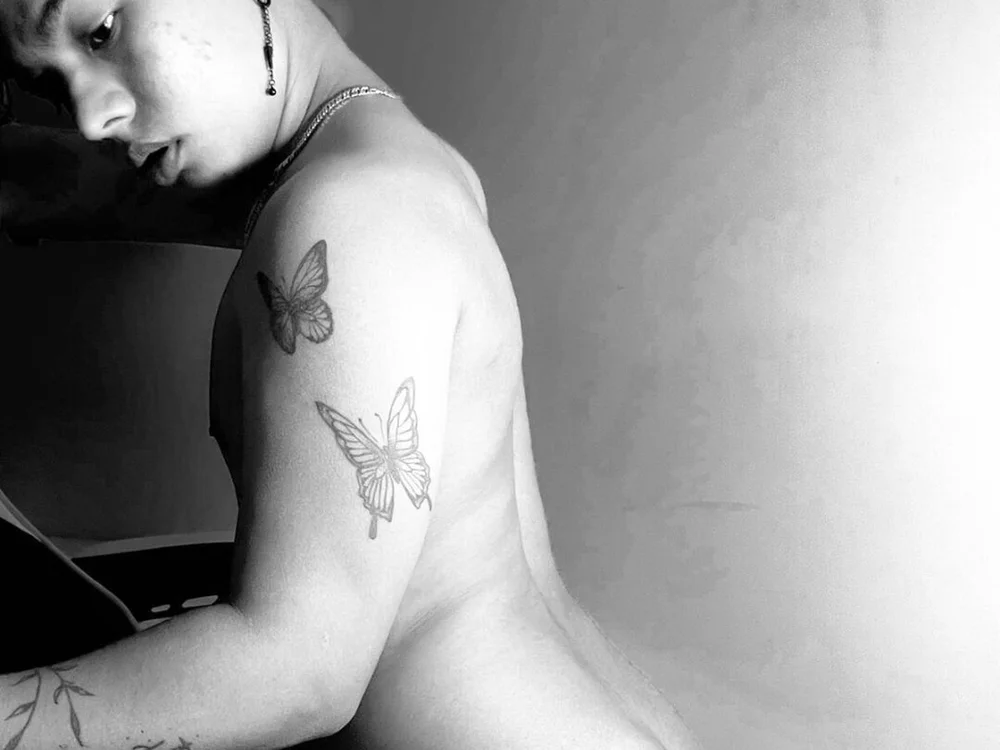 Hot_pleaser1_ offline chatrum