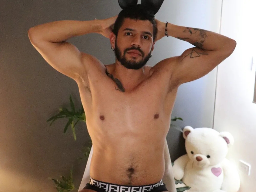 Akon_Hoffmann's Offline XXX Chat
