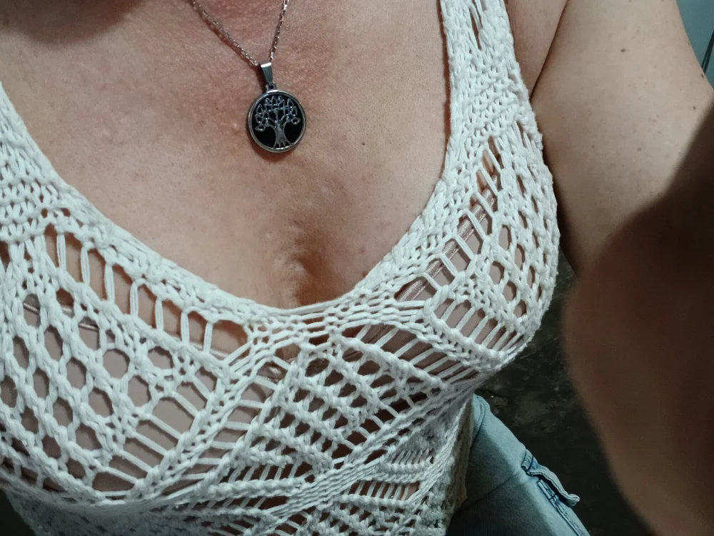 julieta999's Offline XXX Chat