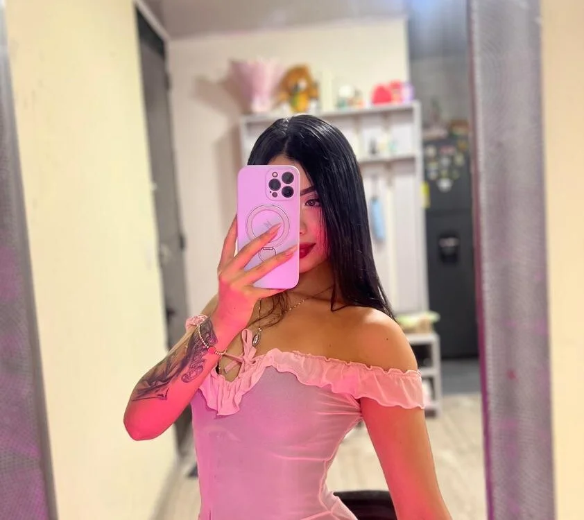 Celeste_Wilde Adlı Modelin Canlı XXX Sohbeti