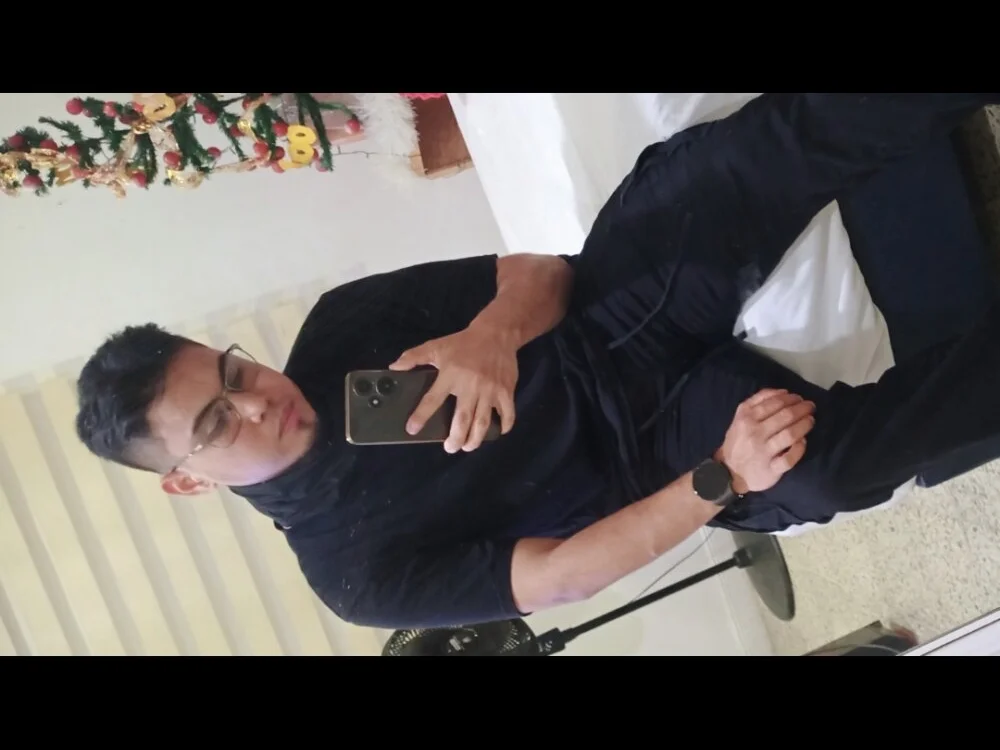 Offline XXX chat modela Zander_Reed