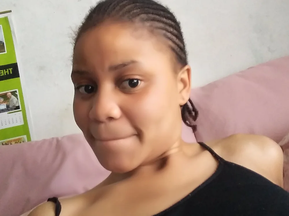 CaramellaMercy's Offline XXX Chat