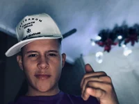 Model Mario_Benedetti