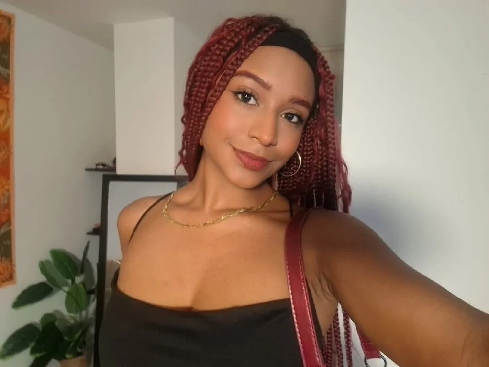 Lorena_Vieira_ offline XXX-chat