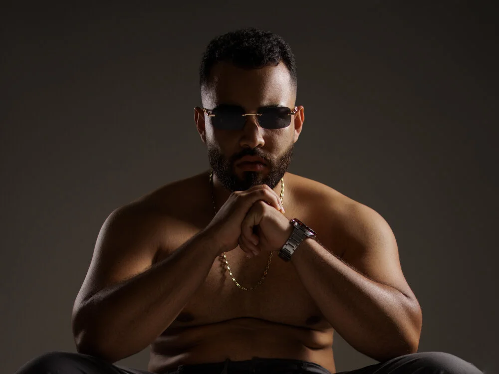 Chris_Varden Chat XXX offline