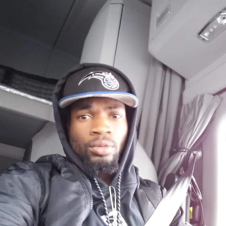 Mack889900 live webcam