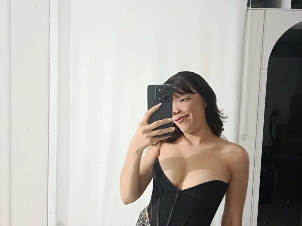HOT_SEXY_GROUP_10 Adlı Modelin Çevrimdışı XXX Sohbeti