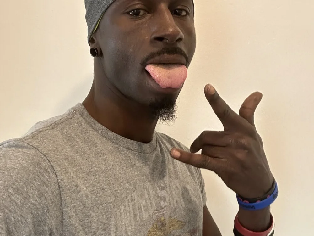 JuicyBlackD83 offline XXX-chatje