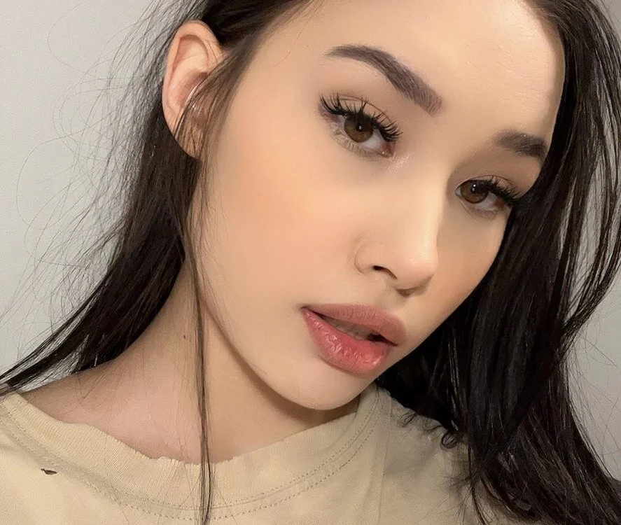 Amalia_3's Offline XXX Chat