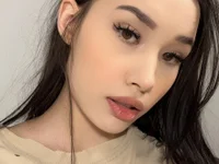 Amalia_3's Offline Chat Room