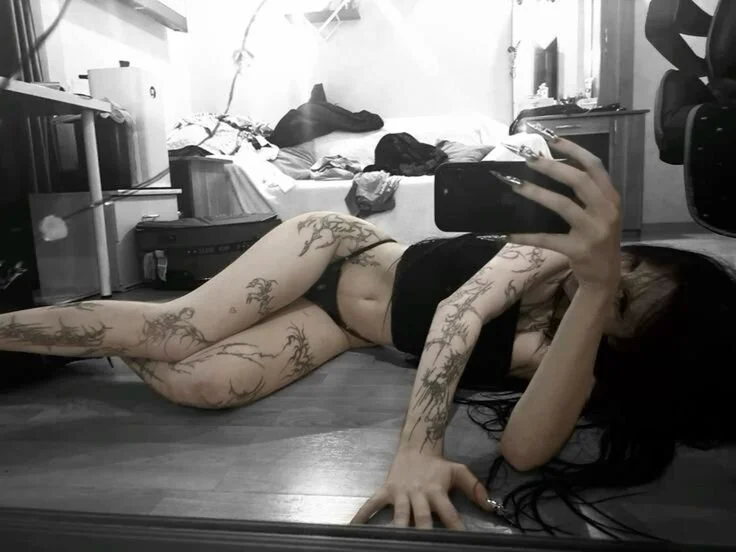 velvet_rose1 Offline XXX-chat