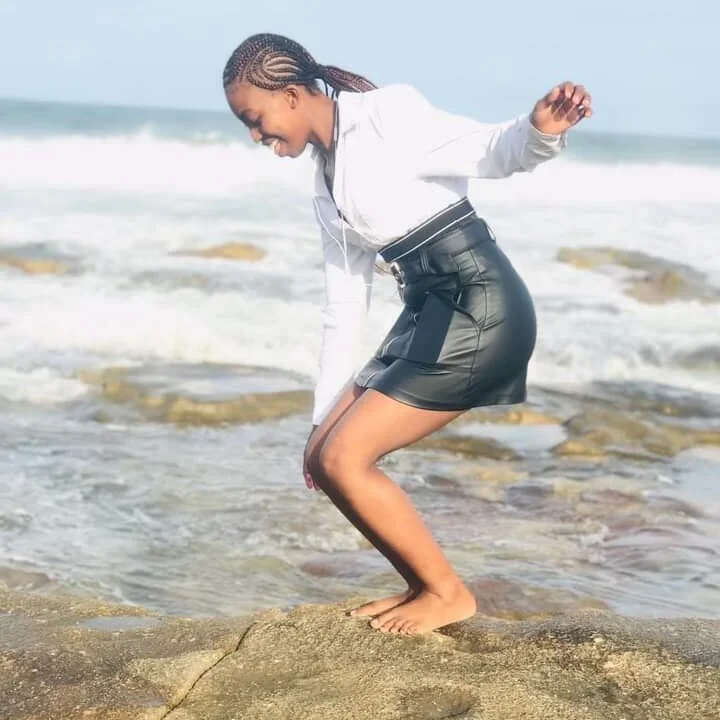 Czat XXX offline – sexypetitexdoll23