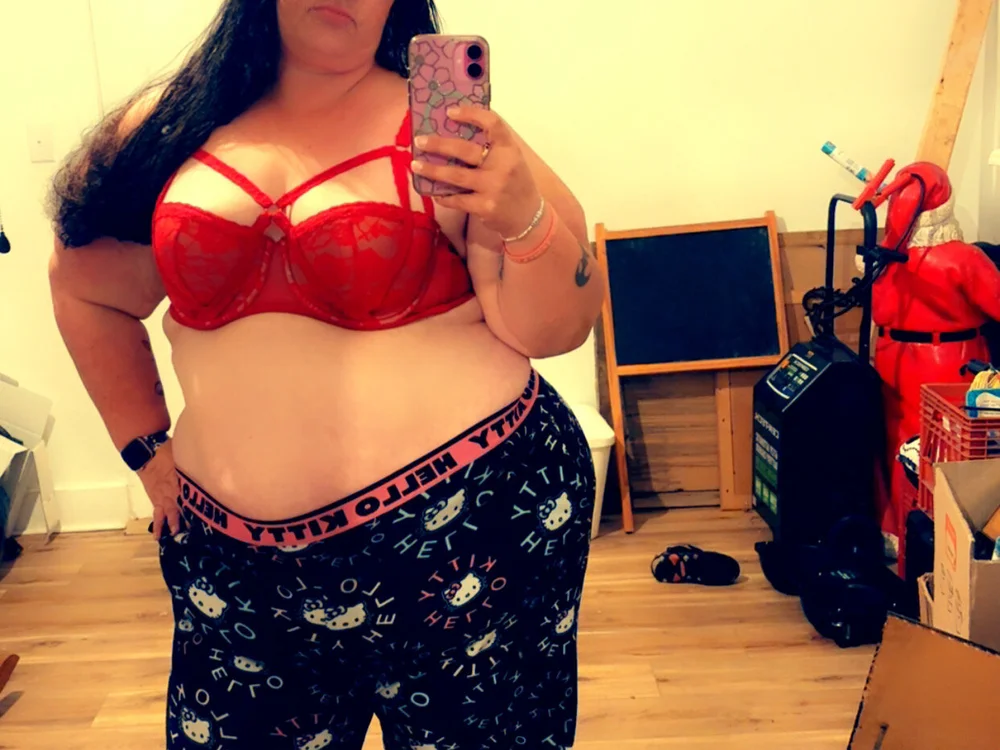 Hotmomma86's Offline Chat Room