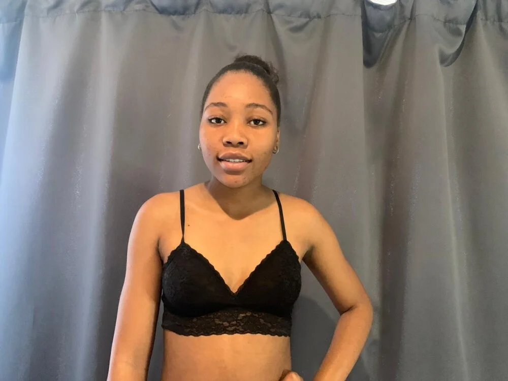 Camillax23's Offline XXX Chat