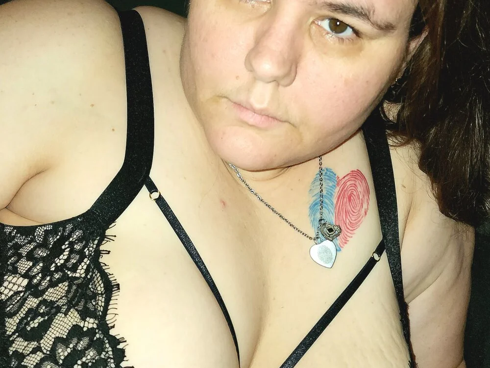 MzTastycakes offline XXX-chatje