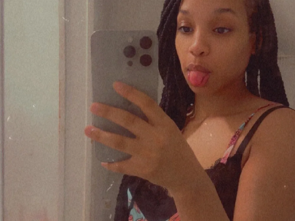 freakyevaa's Offline Chat Room