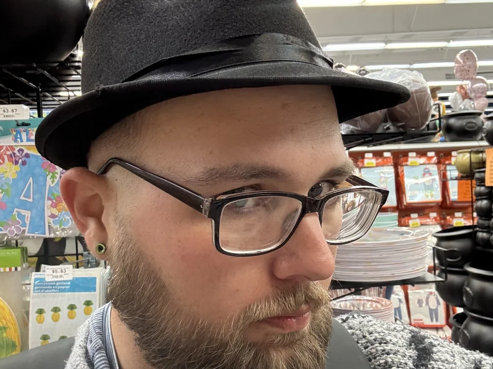 Trevhl91's Offline Chat Room