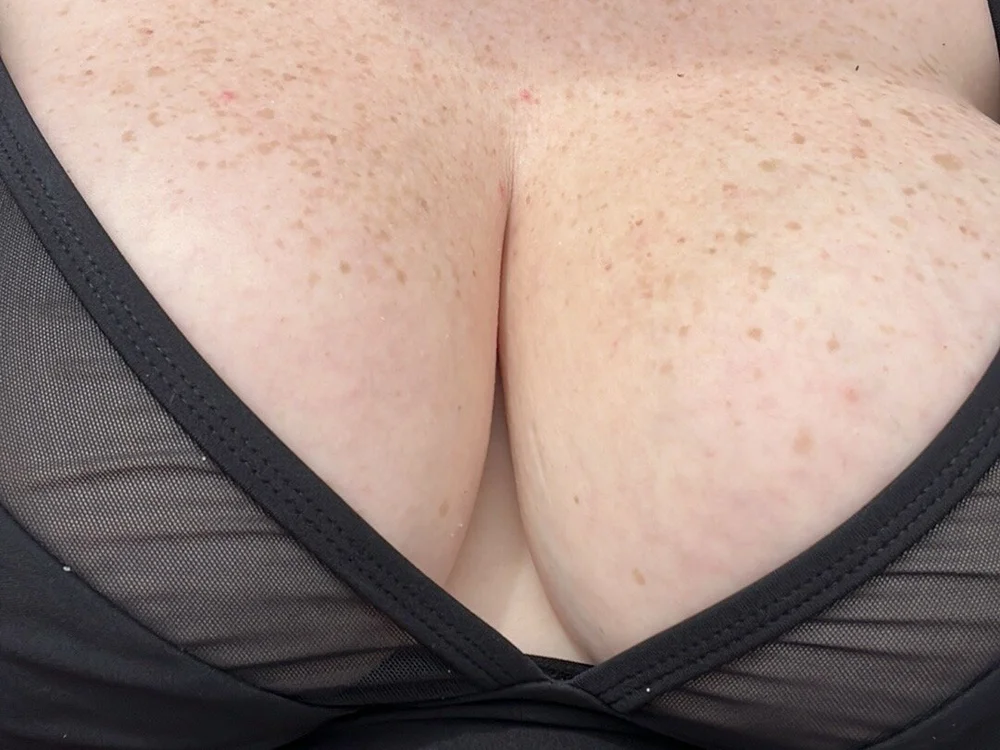 gingerscorpio's Offline Chat Room