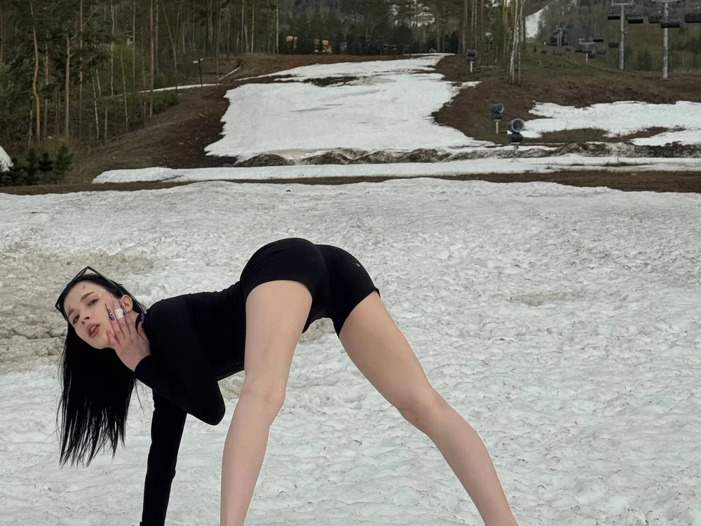 MarenKiss_ Adlı Modelin Çevrimdışı XXX Sohbeti