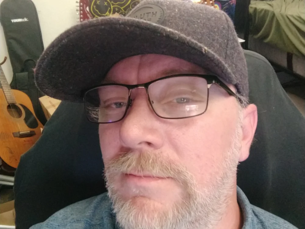 JohnsonHalll's Offline Chat Room