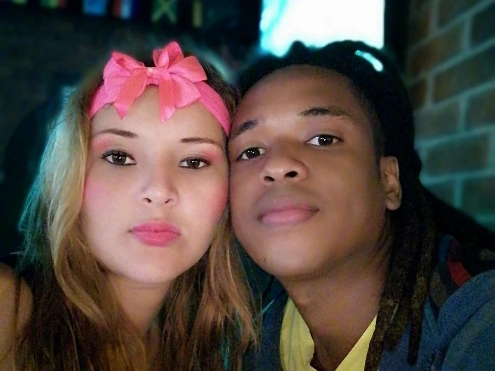 Betsyxxrobert's Offline XXX Chat