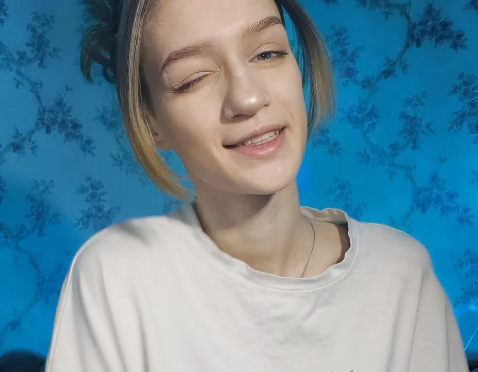 Chrissy_Joyful's Offline XXX Chat