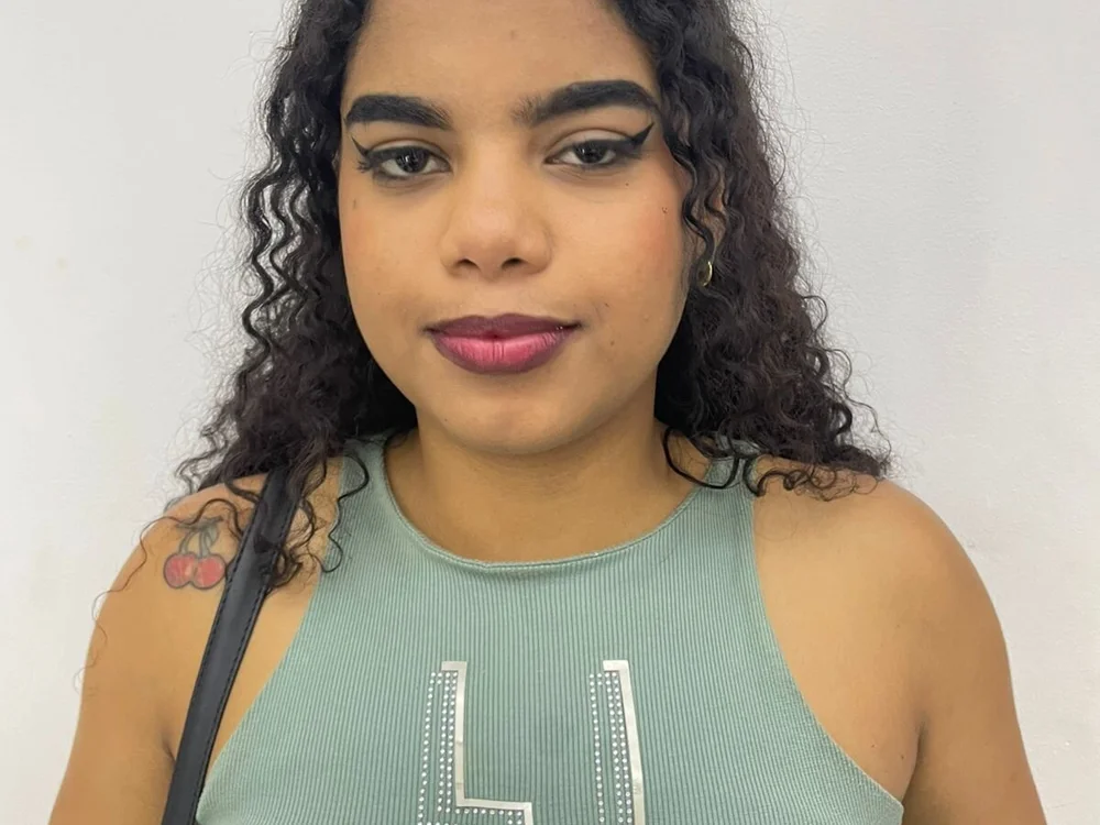 cloequinn's Offline Chat Room