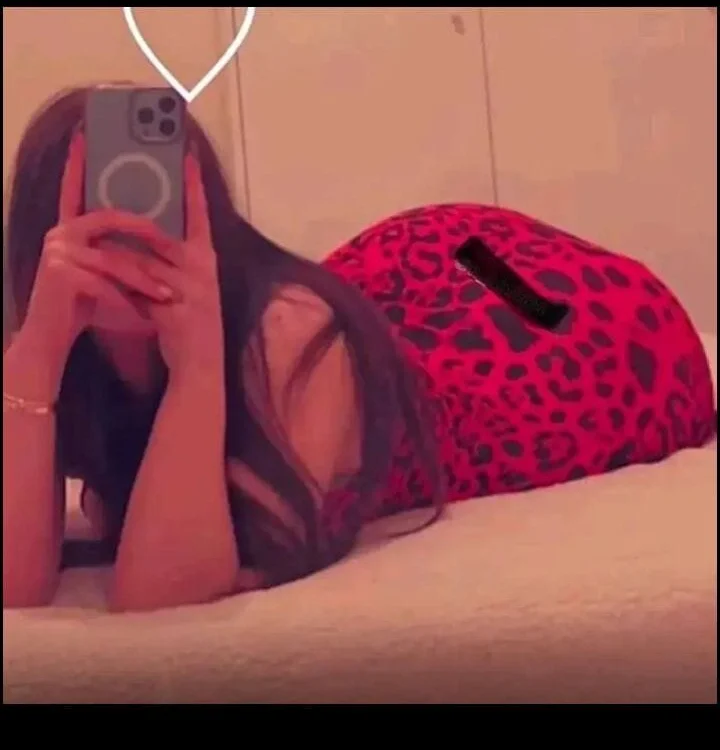 Princesa36 Adlı Modelin Çevrimdışı XXX Sohbeti