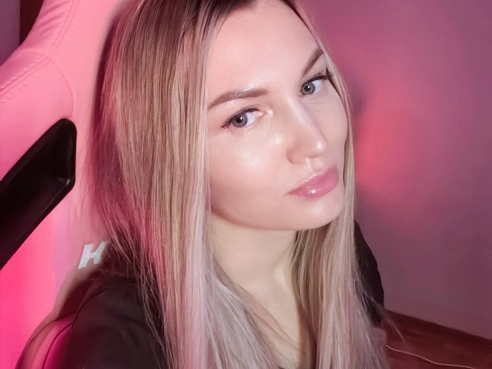 Lucky_Ella's Offline XXX Chat