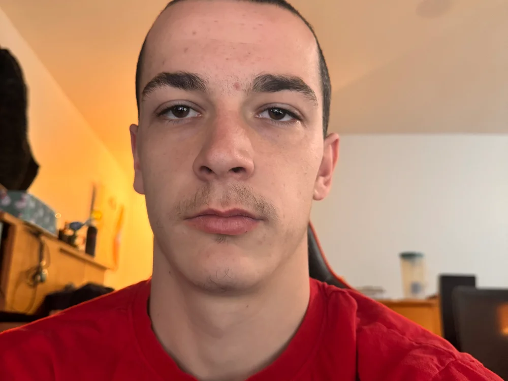 bigdickguyy6999's Offline XXX Chat