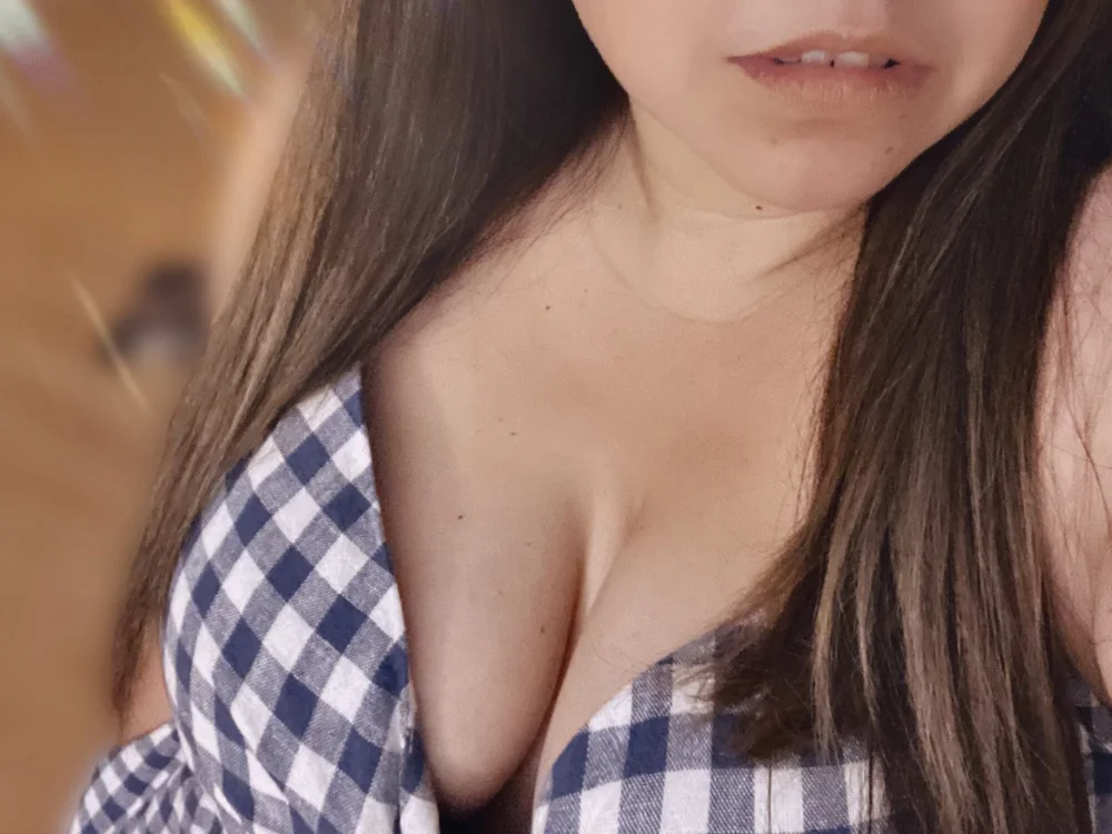 latingirlincanada's Offline XXX Chat