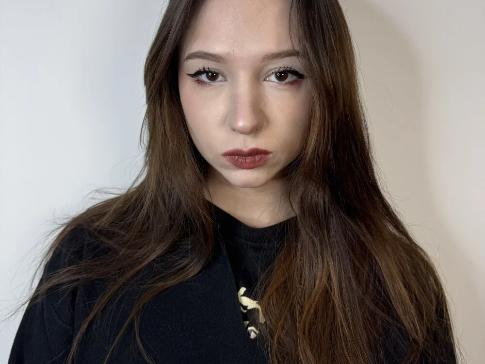 AugustaDakin Adlı Modelin Çevrimdışı XXX Sohbeti