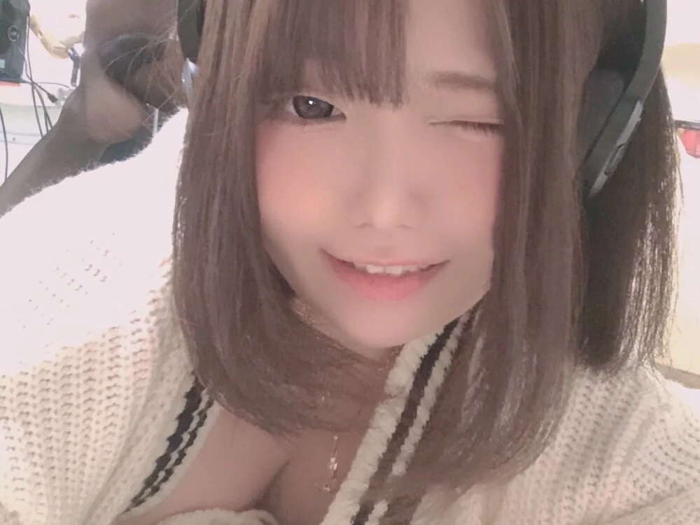 Kani_chan_ Adlı Modelin Çevrimdışı XXX Sohbeti