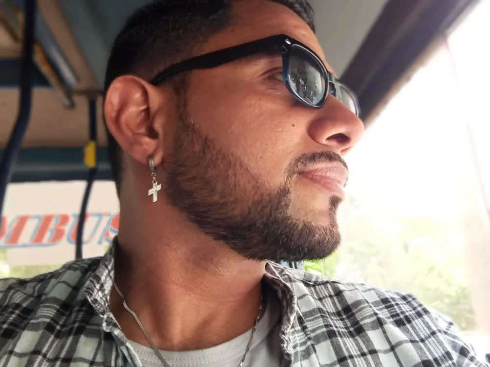 rey_latino20cm Offline XXX Chat