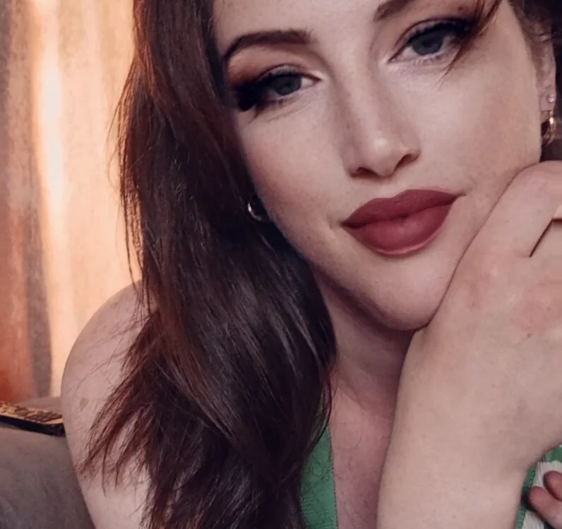 LuLuLover89's Offline XXX Chat