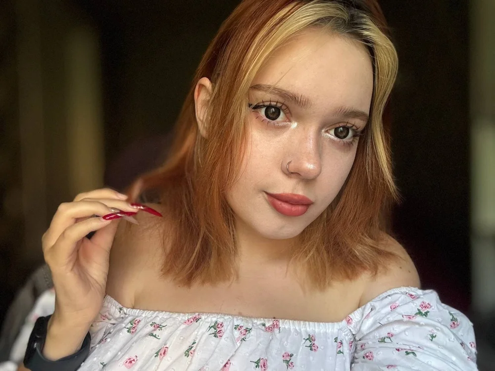 Chatroom XXX hors ligne de MiaTarlet