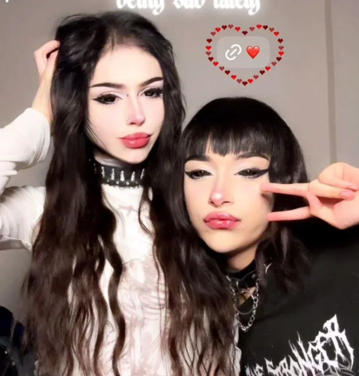 Czat XXX offline – GraypacLive