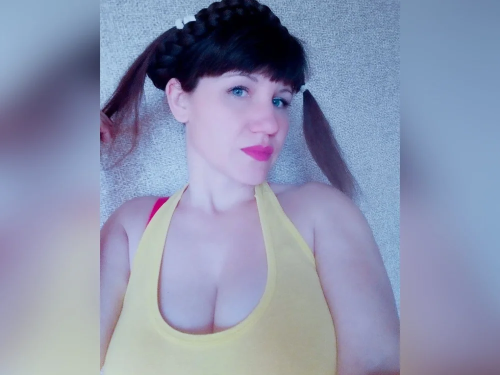 SkyAngelGirl's Offline Chat Room