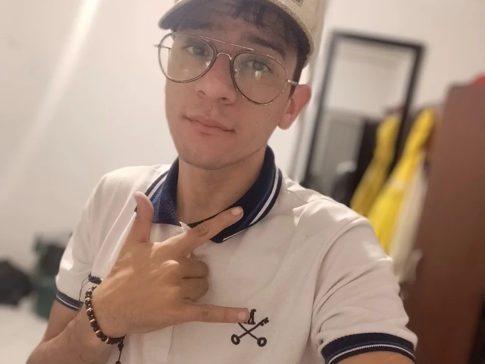 lomejor12's Offline XXX Chat