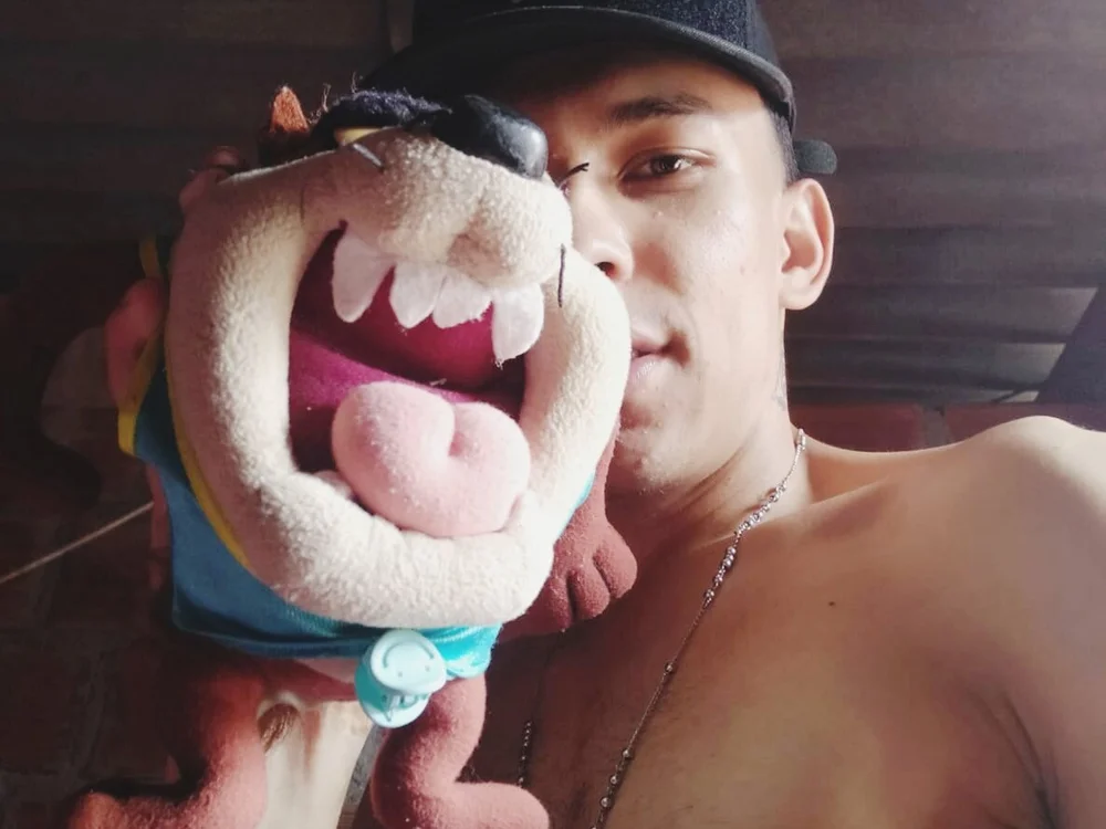 Offline chatovací místnost YesDaddy_XXX
