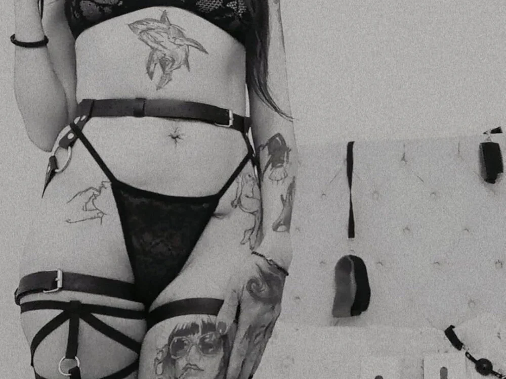 thin_tatto Chat XXX offline