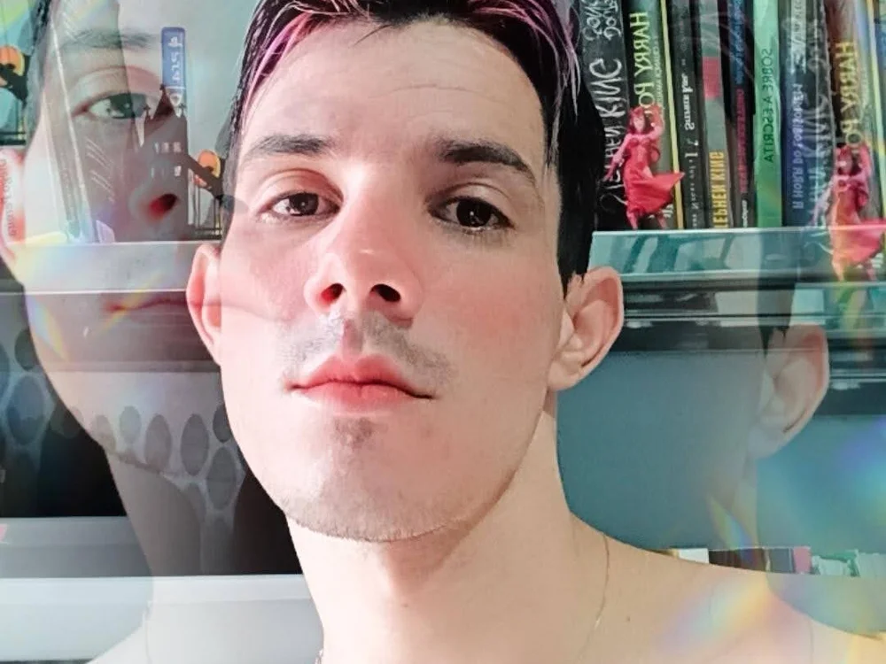 soloprazer's Offline Chat Room