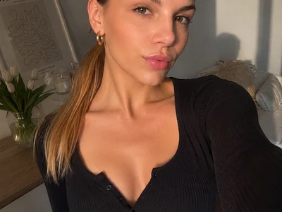 LaraineDomebo - Girl 