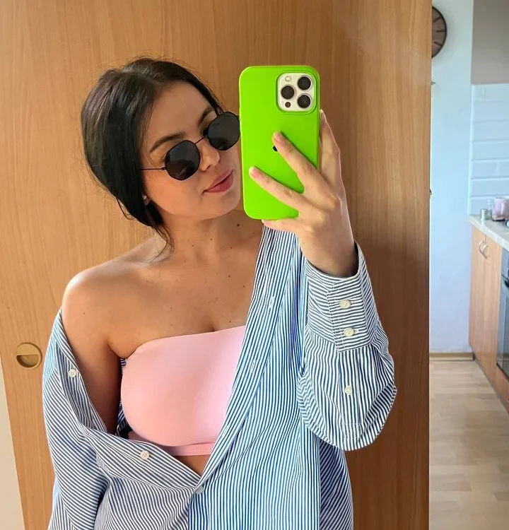 be1la_a Adlı Modelin Çevrimdışı XXX Sohbeti