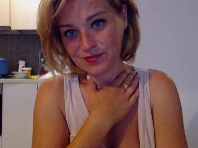 Tina_Clinton's Offline XXX Chat
