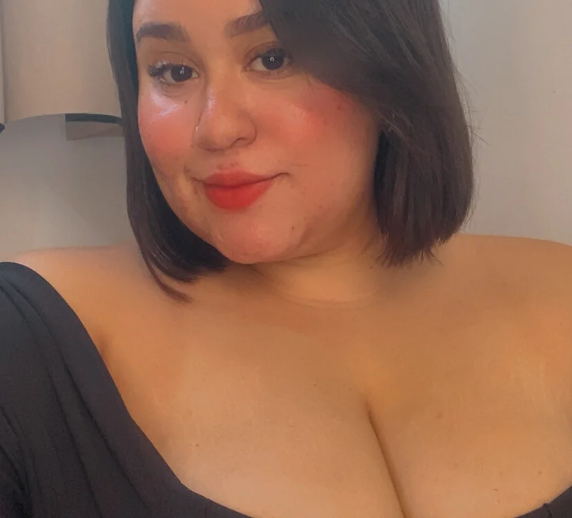 LogladyBBW's Offline Chat Room