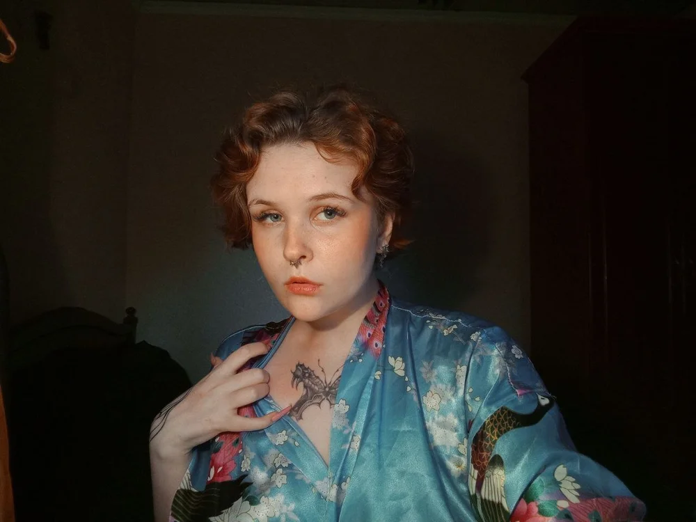 SexyHoneyPeach's Offline XXX Chat